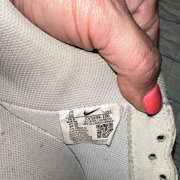 Nike Air Force 1 LV8 Size 10 - Picture 6 of 8